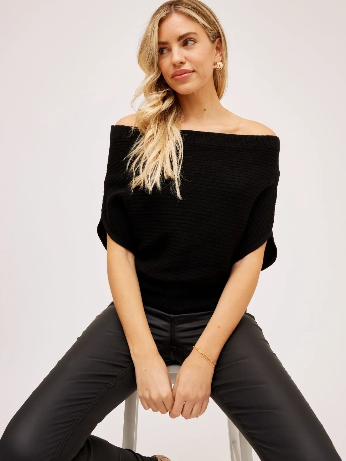 Ashleigh Knitted Off-Shoulder Top / Black